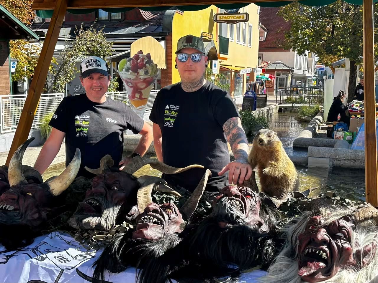 Unser Stand beim Tag der Vereine in Köflach mit Masken und einem Murmeltier