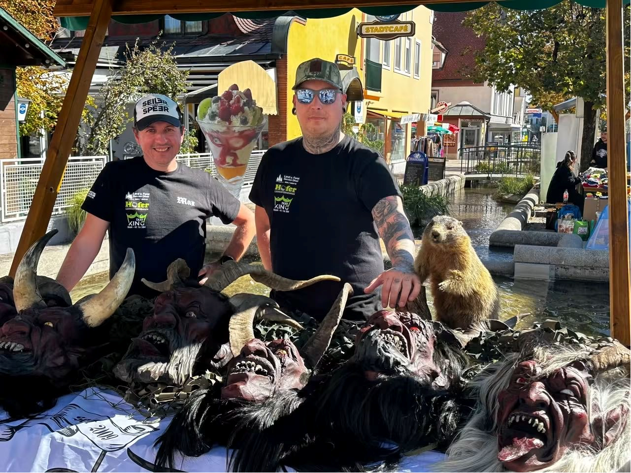 Unser Stand beim Tag der Vereine in Köflach mit Masken und einem Murmeltier